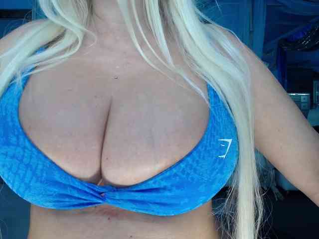 adrianna_fox