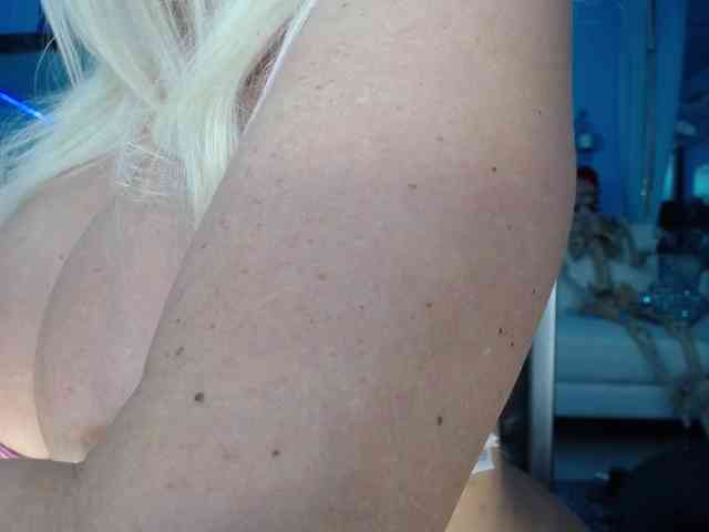 adrianna_fox webcam
