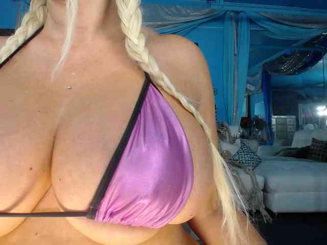 adrianna_fox