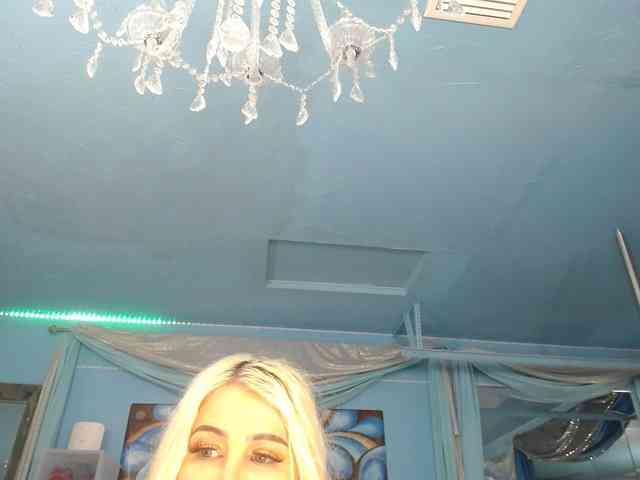 adrianna_fox webcam