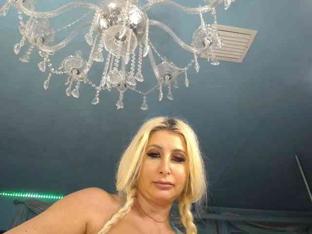 adrianna_fox