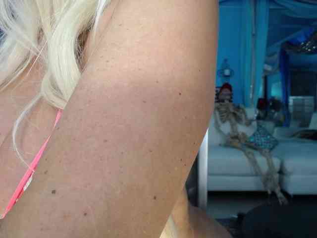 adrianna_fox webcam
