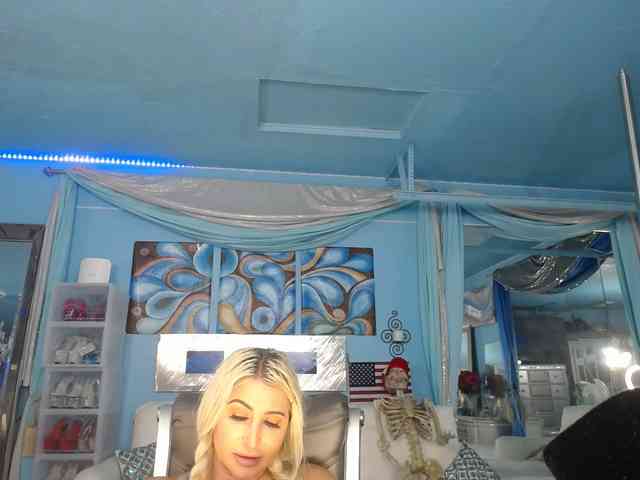 adrianna_fox webcam