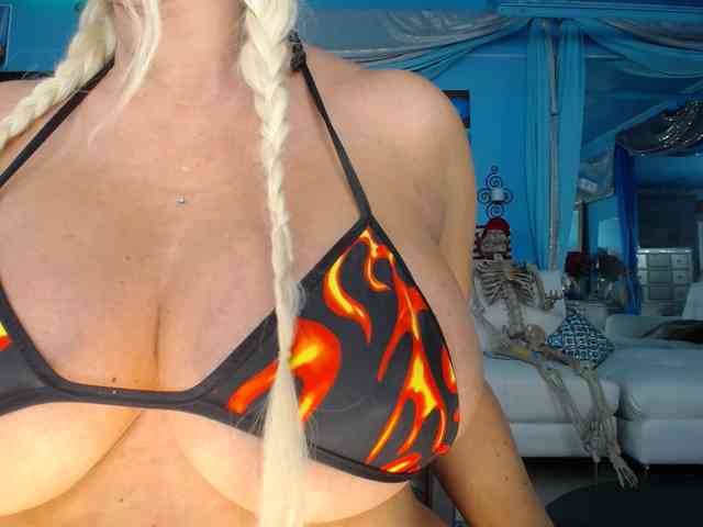 adrianna_fox webcam