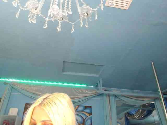 adrianna_fox webcam