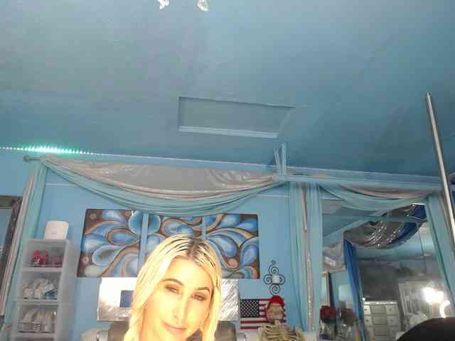 adrianna_fox webcam