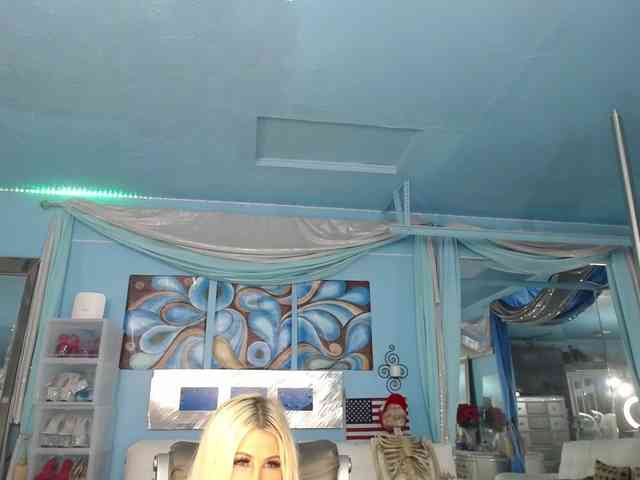 adrianna_fox webcam