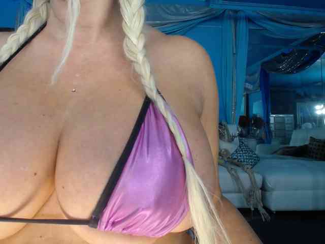 adrianna_fox