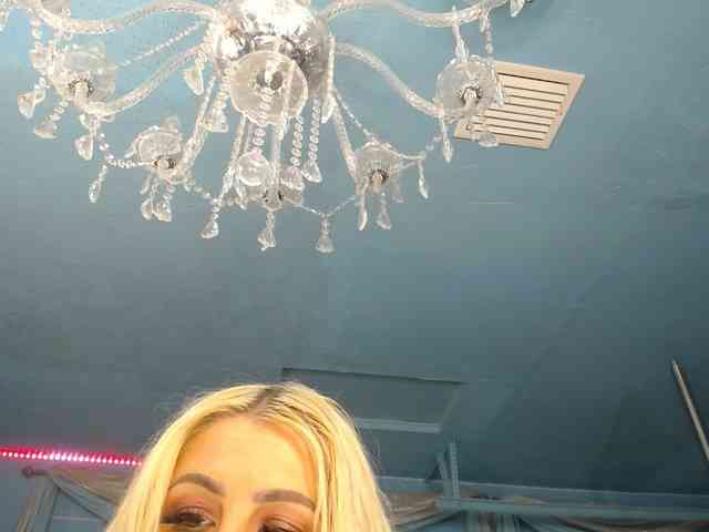 adrianna_fox webcam