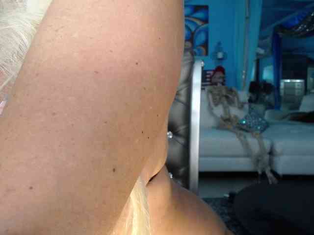 adrianna_fox webcam