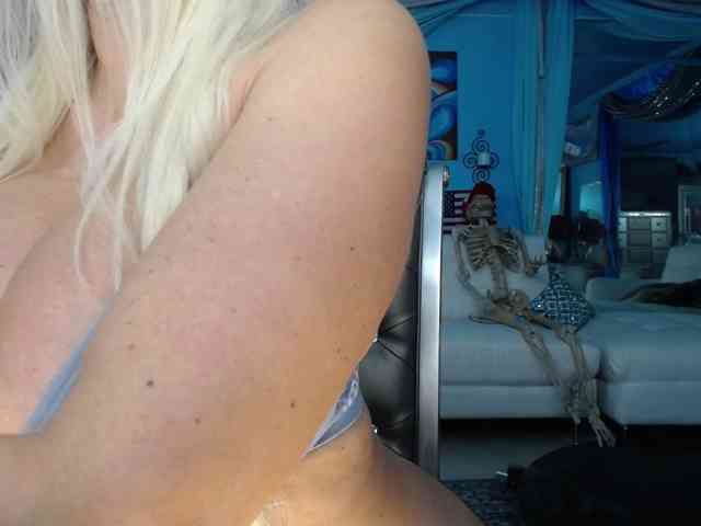 adrianna_fox