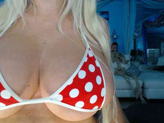 adrianna_fox webcam