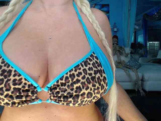 adrianna_fox