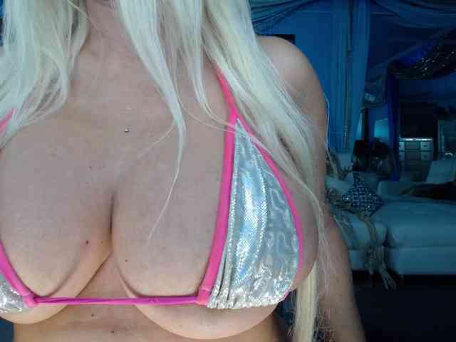 adrianna_fox webcam