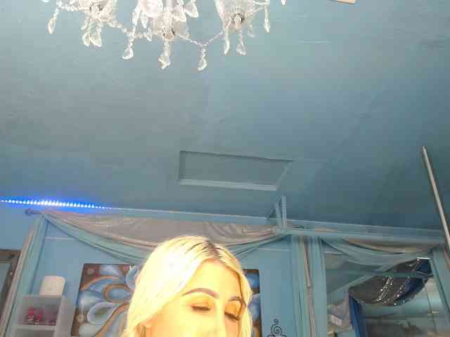 adrianna_fox webcam