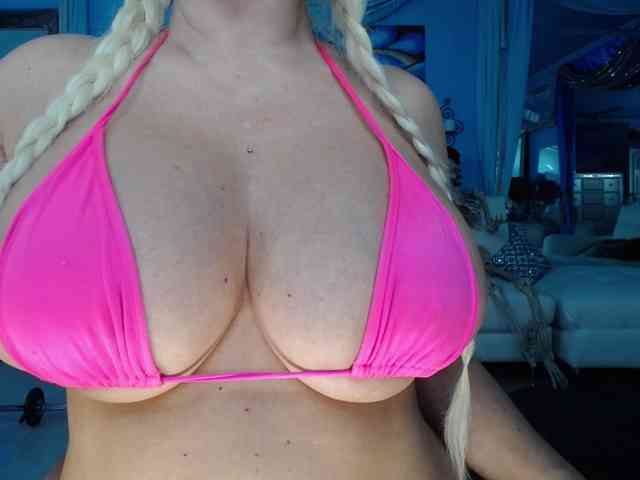 adrianna_fox