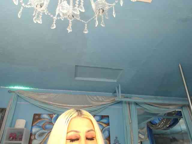adrianna_fox webcam