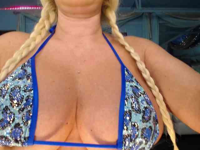 adrianna_fox webcam