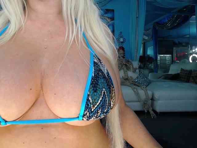 adrianna_fox webcam