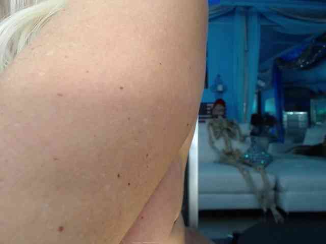 adrianna_fox