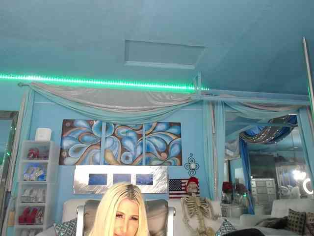 adrianna_fox webcam