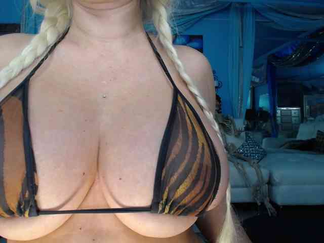 adrianna_fox