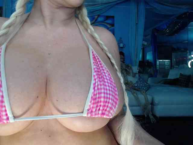 adrianna_fox