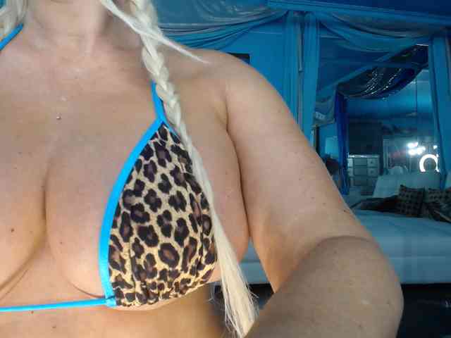 adrianna_fox