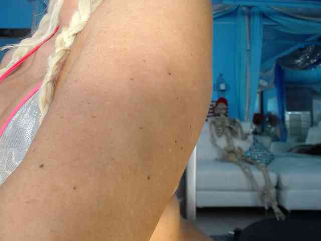 adrianna_fox webcam