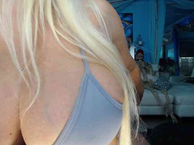 adrianna_fox webcam