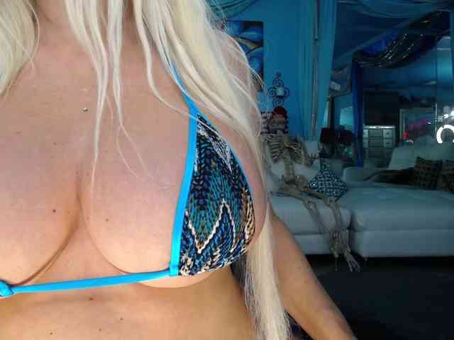 adrianna_fox webcam
