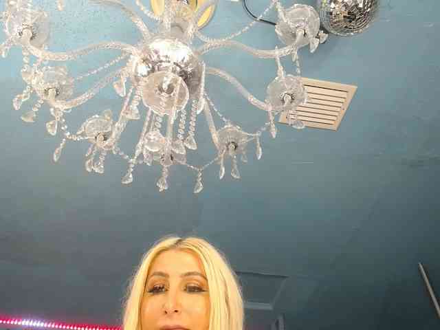 adrianna_fox