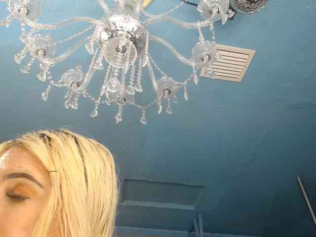 adrianna_fox webcam