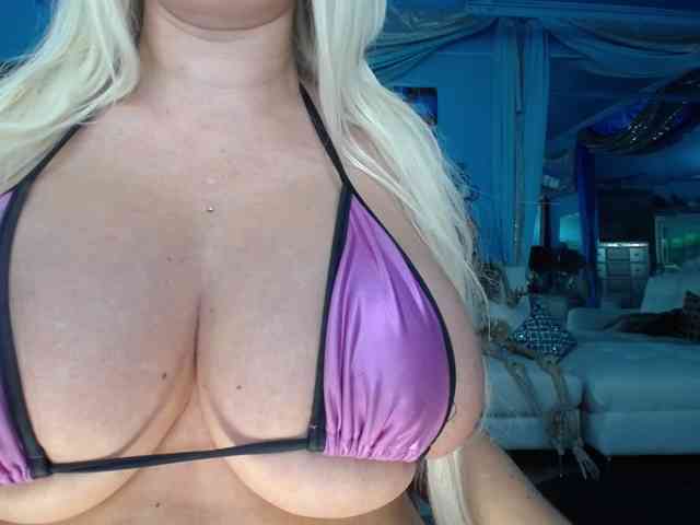 adrianna_fox webcam