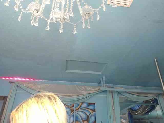 adrianna_fox webcam