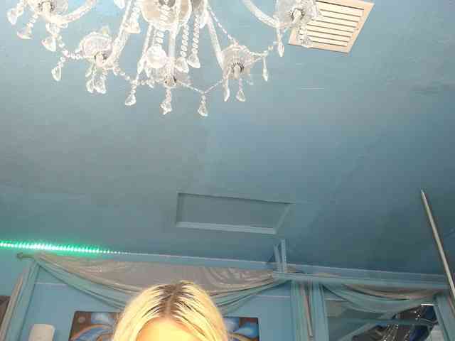 adrianna_fox webcam