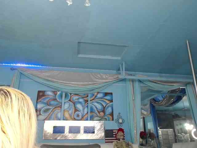 adrianna_fox webcam