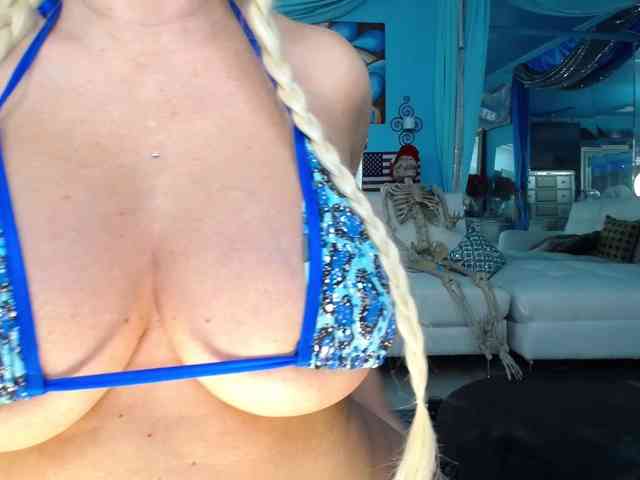 adrianna_fox
