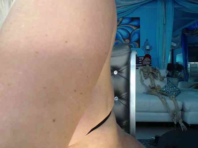 adrianna_fox webcam