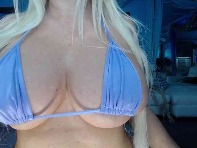 adrianna_fox adrianna_fox