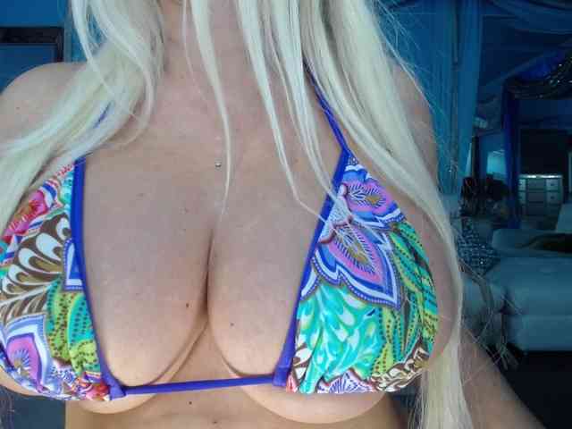 adrianna_fox webcam