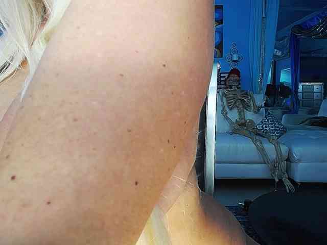 adrianna_fox webcam