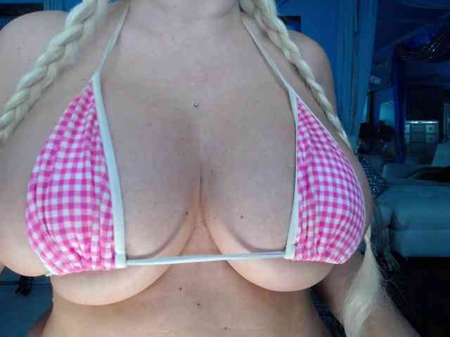 adrianna_fox