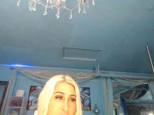 adrianna_fox Live Webcam on BongaCams