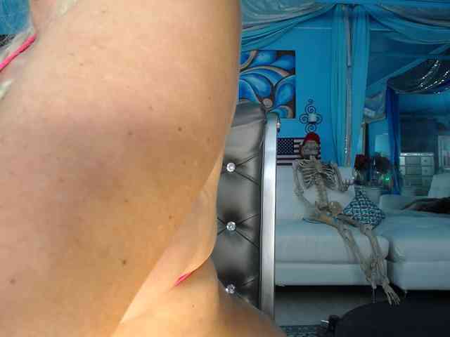 adrianna_fox webcam