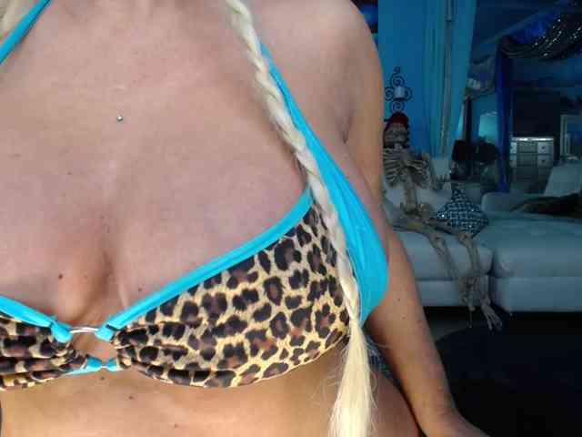 adrianna_fox