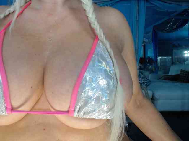 adrianna_fox