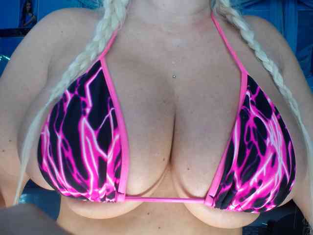 adrianna_fox webcam