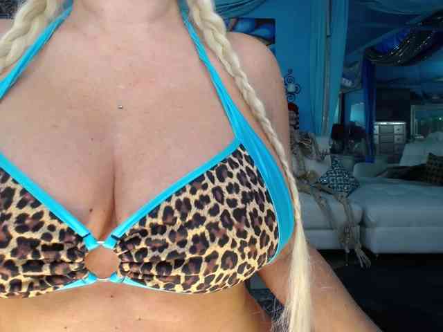 adrianna_fox