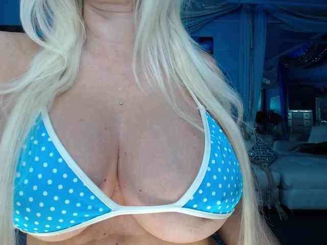 adrianna_fox webcam